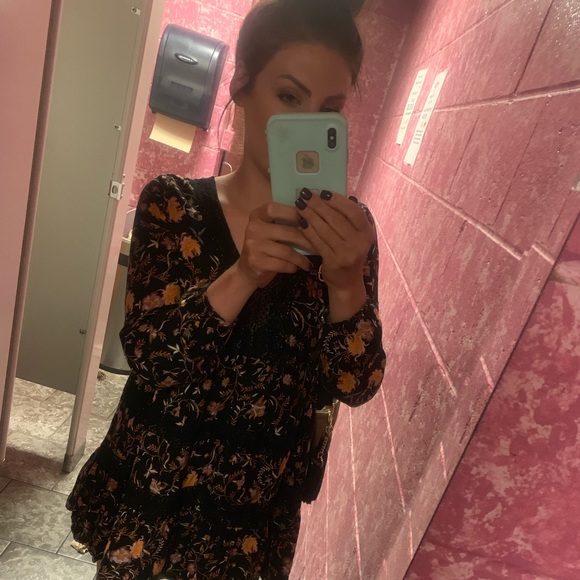 Meet your Posher, Jessica - Picture 3 of 3